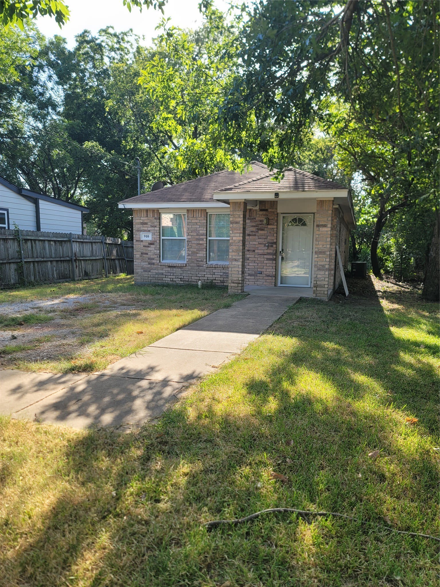 910 S Catherine Street – photo 2
