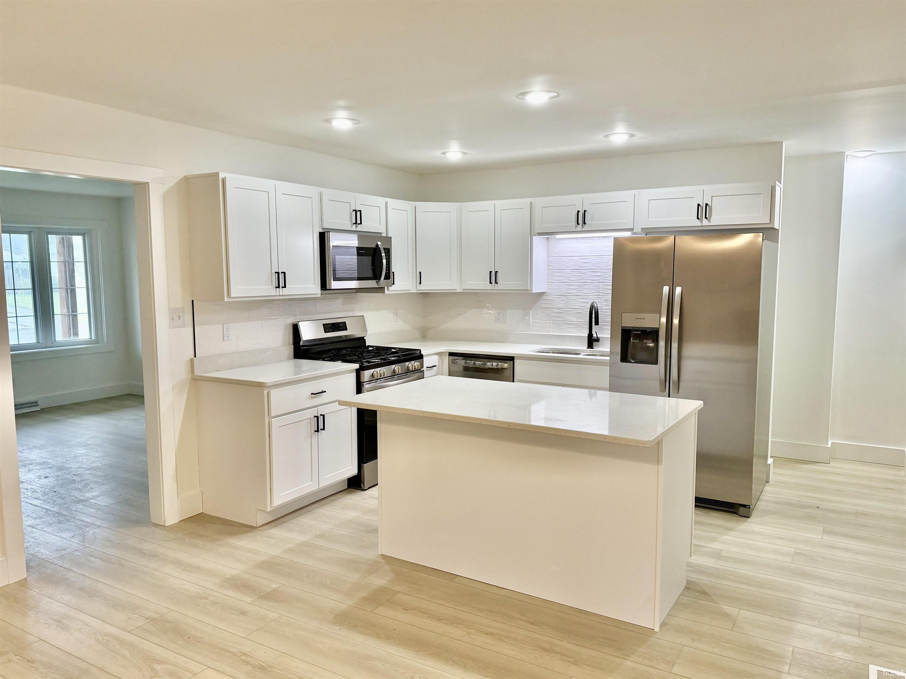 404 S Hickory Drive – photo 2