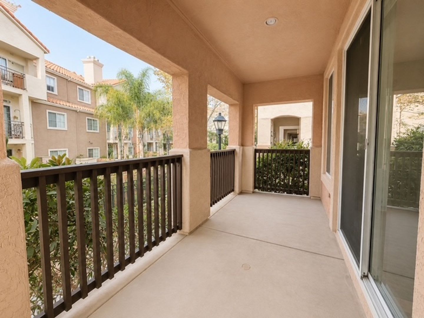 3 Bedroom 2.5 Bath Corner Townhouse with Attached 2 Car Garage in Mission Valley! – photo 4