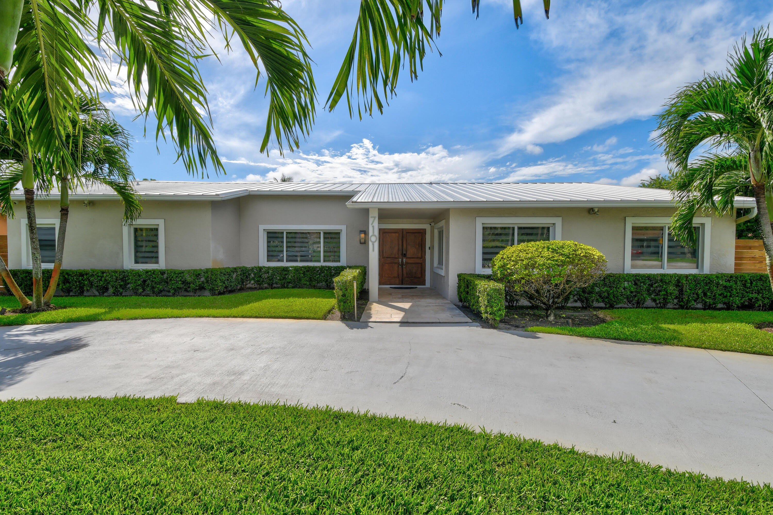 7101 W Lake Drive – photo 2