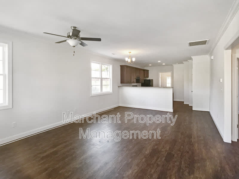 180 Floyd Street – photo 4