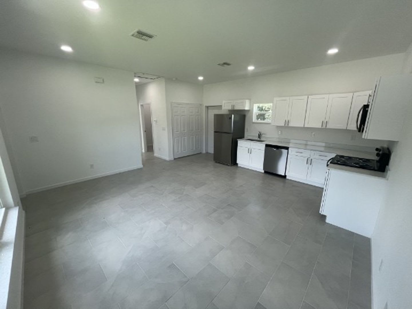 ONE OF A KIND! BRAND NEW 1 Bedroom-1 Bath – photo 3