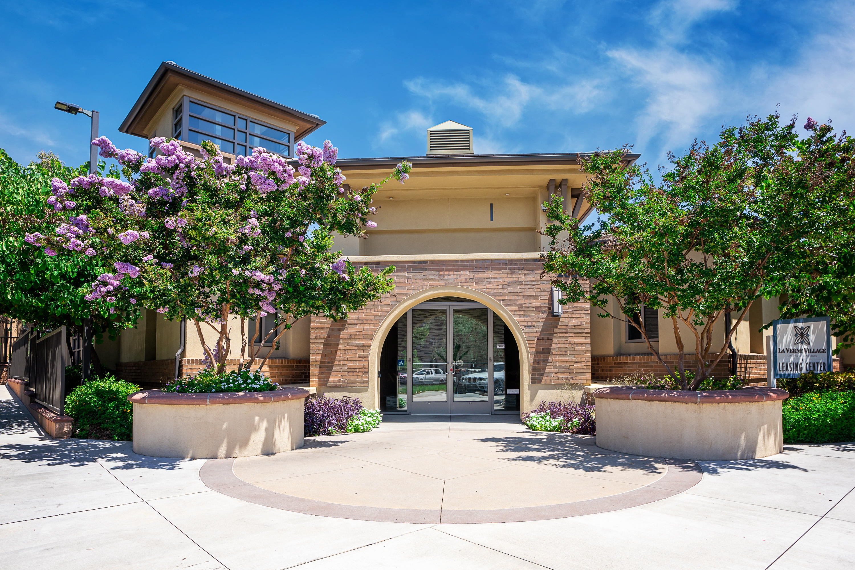 La Verne Village Luxury Apartment Homes – photo 2