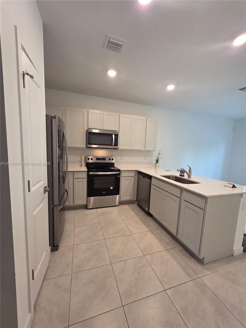 4860 Dillion Street 4860 Lake Worth Fl 33463 4000 – photo 3
