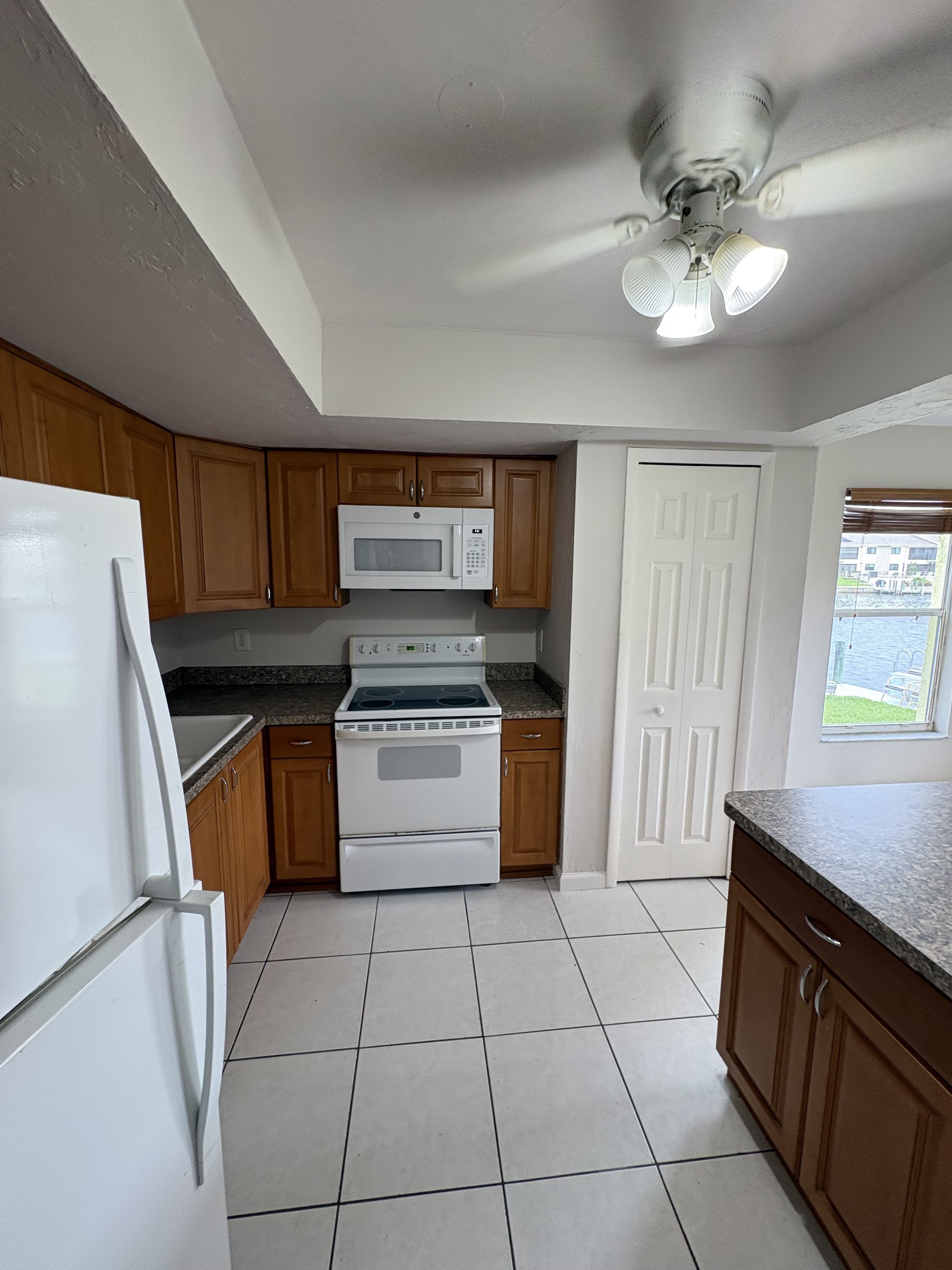 4520 Southeast 5th Place – photo 3