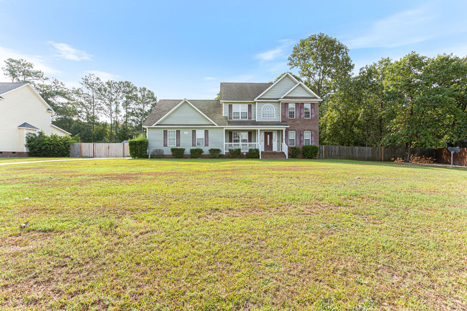 4 Bedrooms with a Bonus Room! 2-Story Home in the Persimmon Hill Subdivision! Move In Ready!! – photo 3