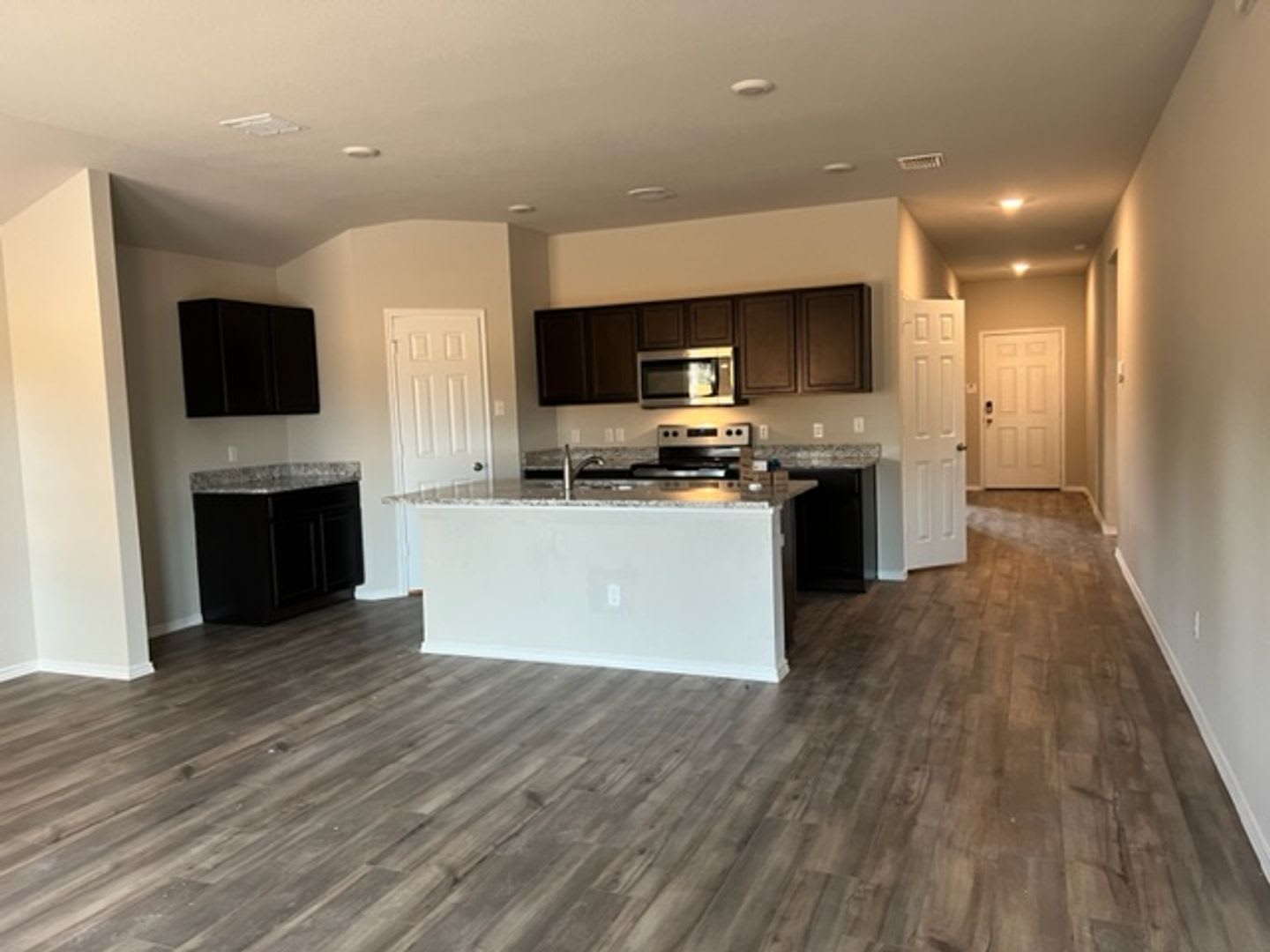 6917 Guadalupe Rd. – photo 3