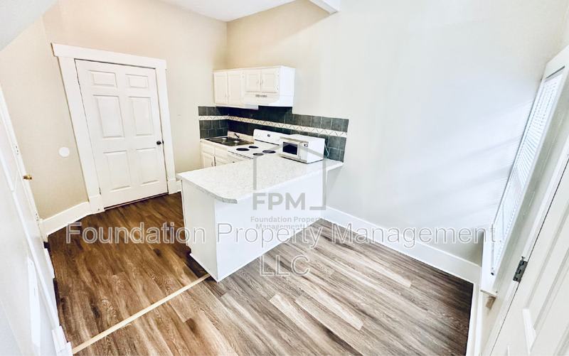 2106 Court Avenue – photo 4