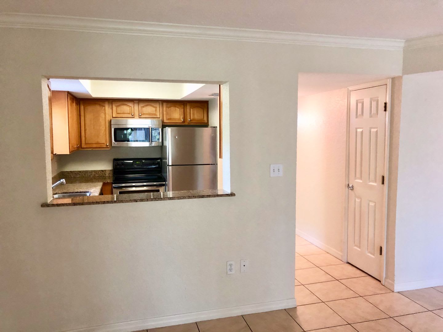 Two Bed/Two Bath Conveniently Located in Park View Condominiums, Close to Downtown Sarasota – photo 2