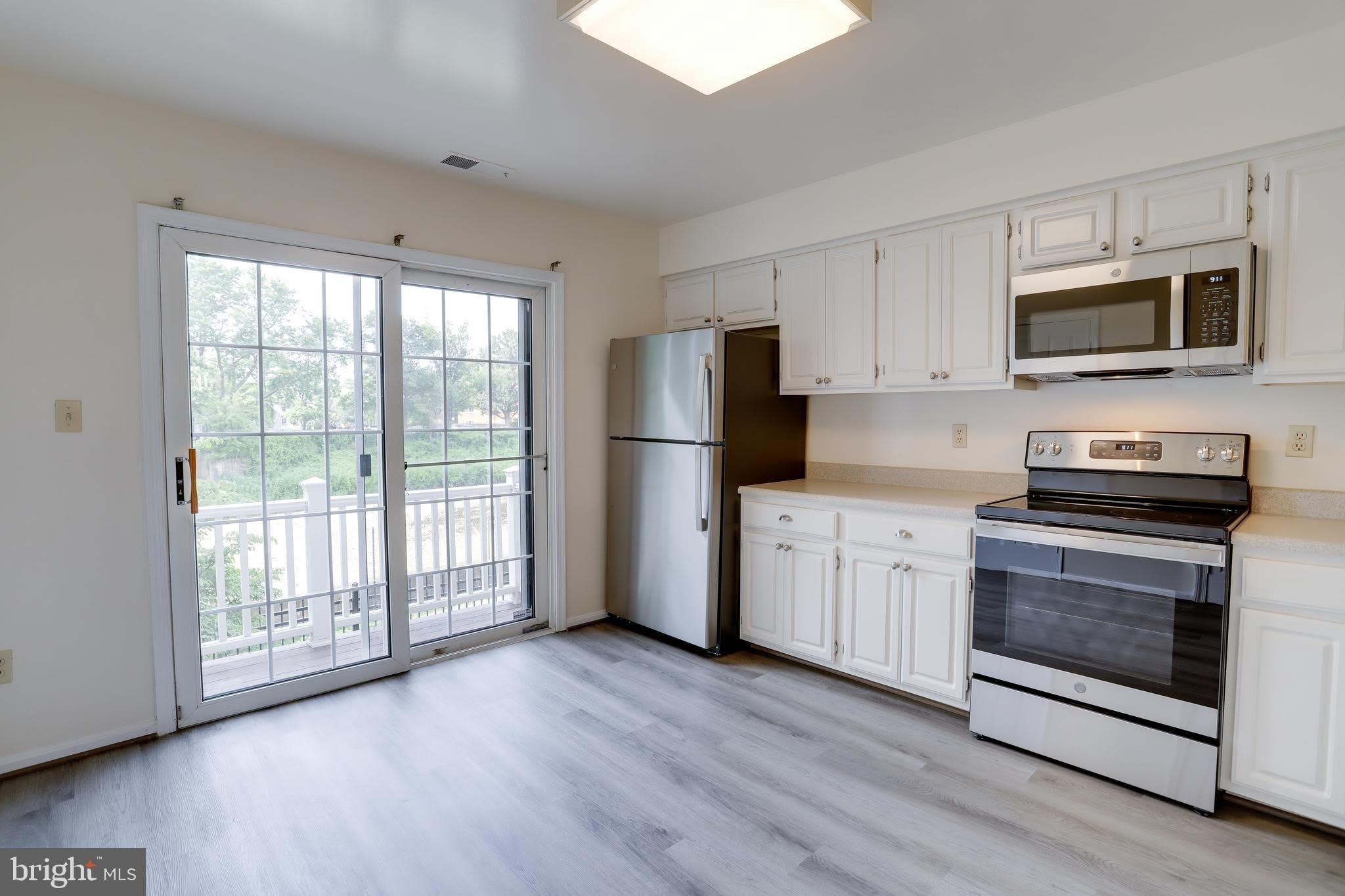 3050 S GLEBE Road – photo 4