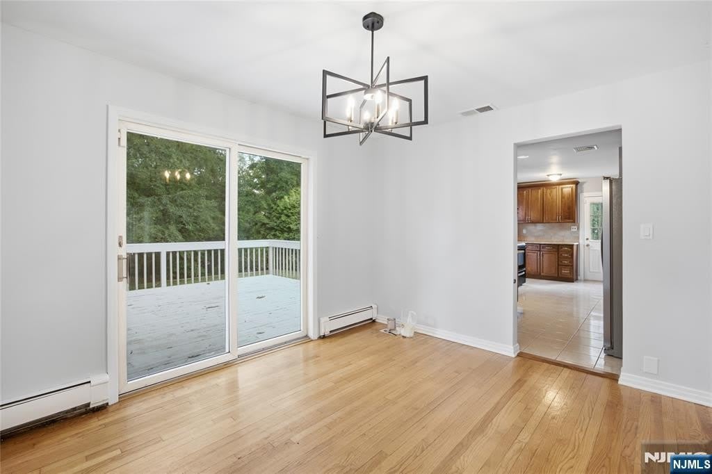 557 Monroe Court – photo 5
