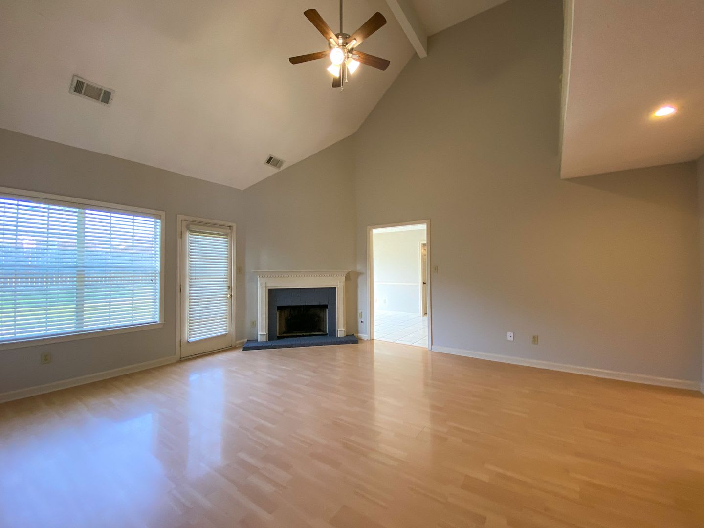 5 Bed 3 5 Bath With Fresh Paint And Ss Appliances – photo 5