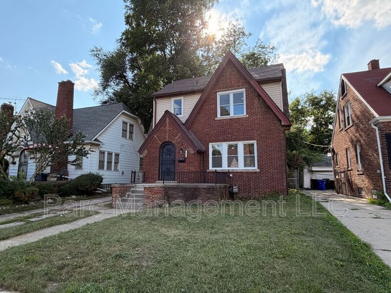 14869 Freeland Street – photo 1