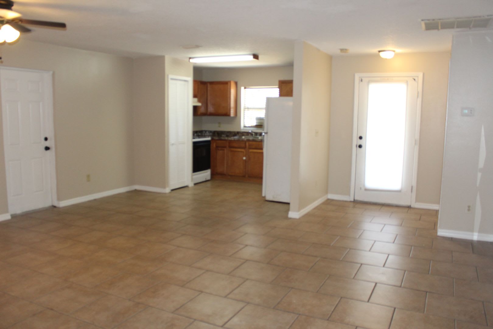 3 bedroom home with partial fenced yard – photo 4