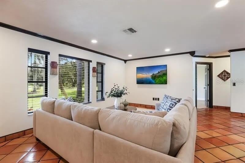 2077 RACIMO Drive – photo 2