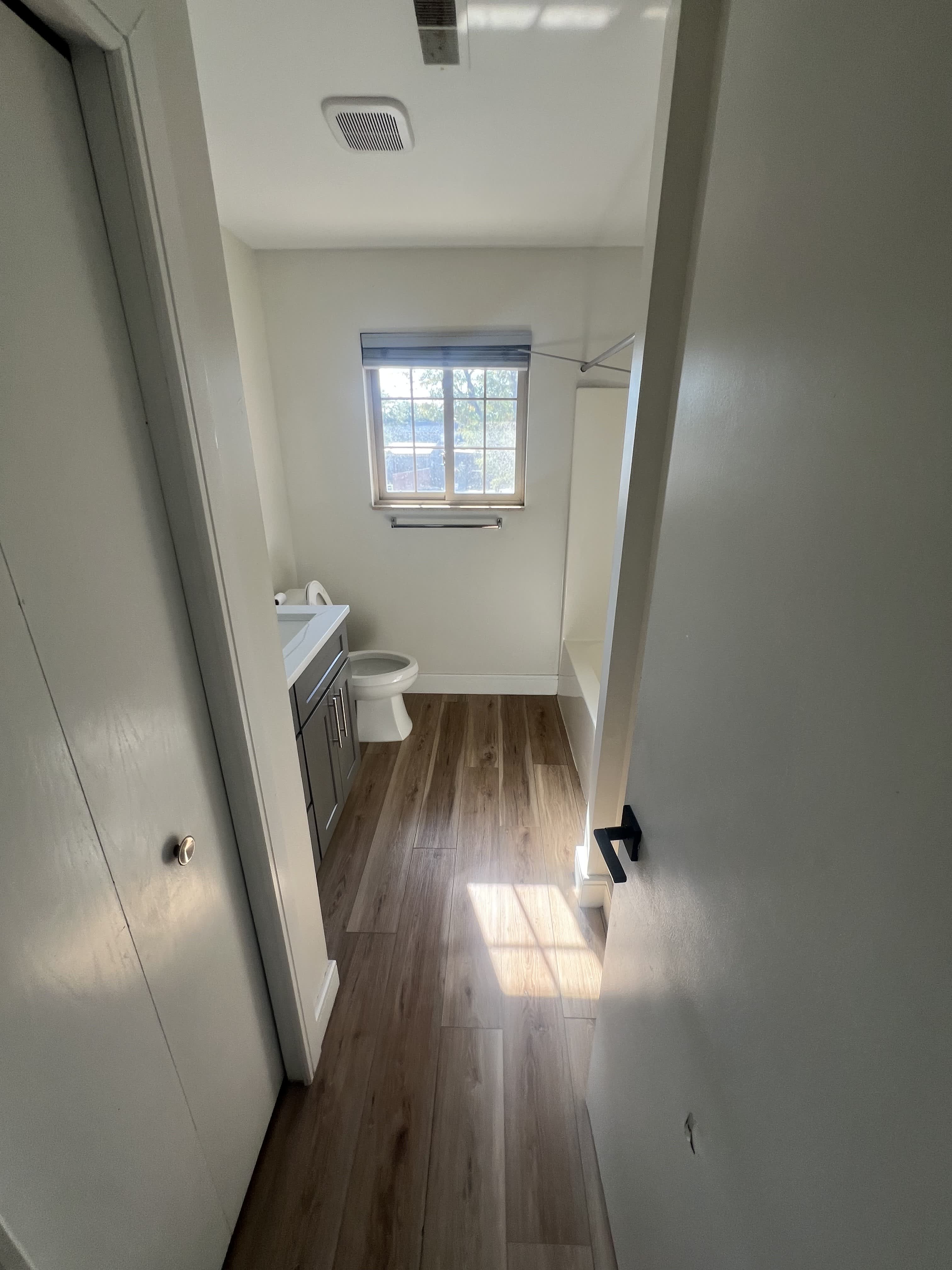 850 Biddle Ave – photo 4