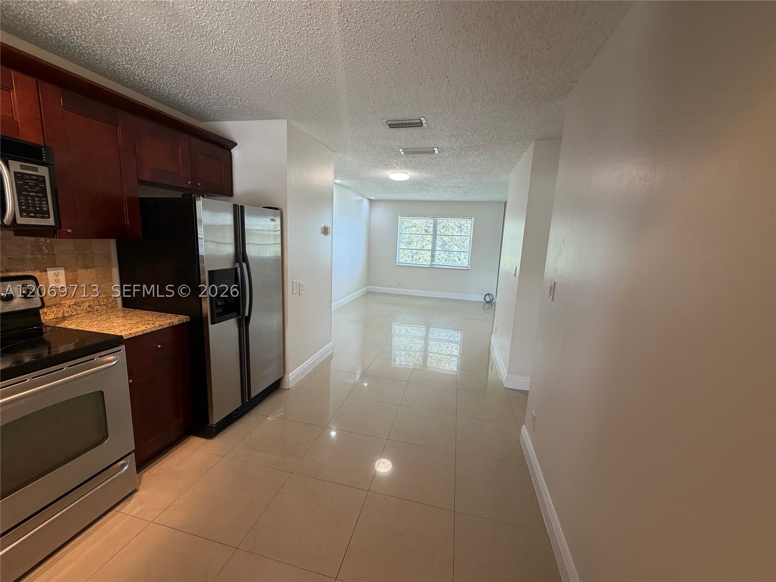 432 Lakeside Dr – photo 1