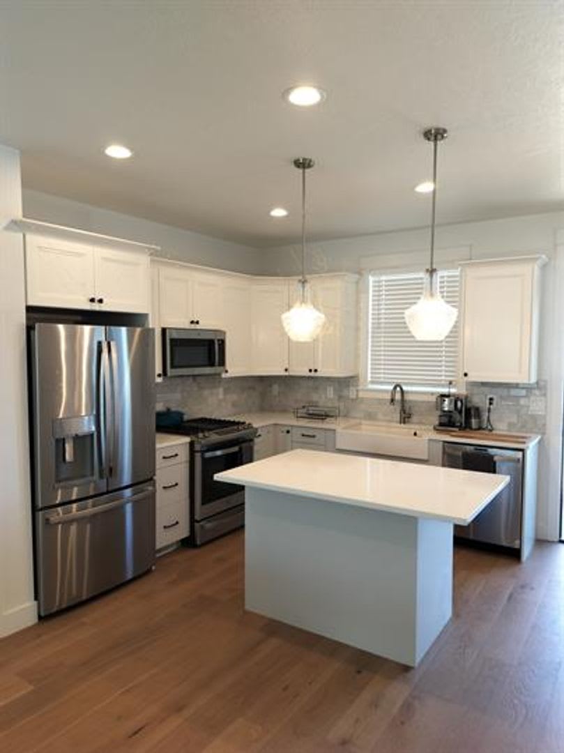 ** Coming Soon!*** Updated &amp; Modern – photo 5
