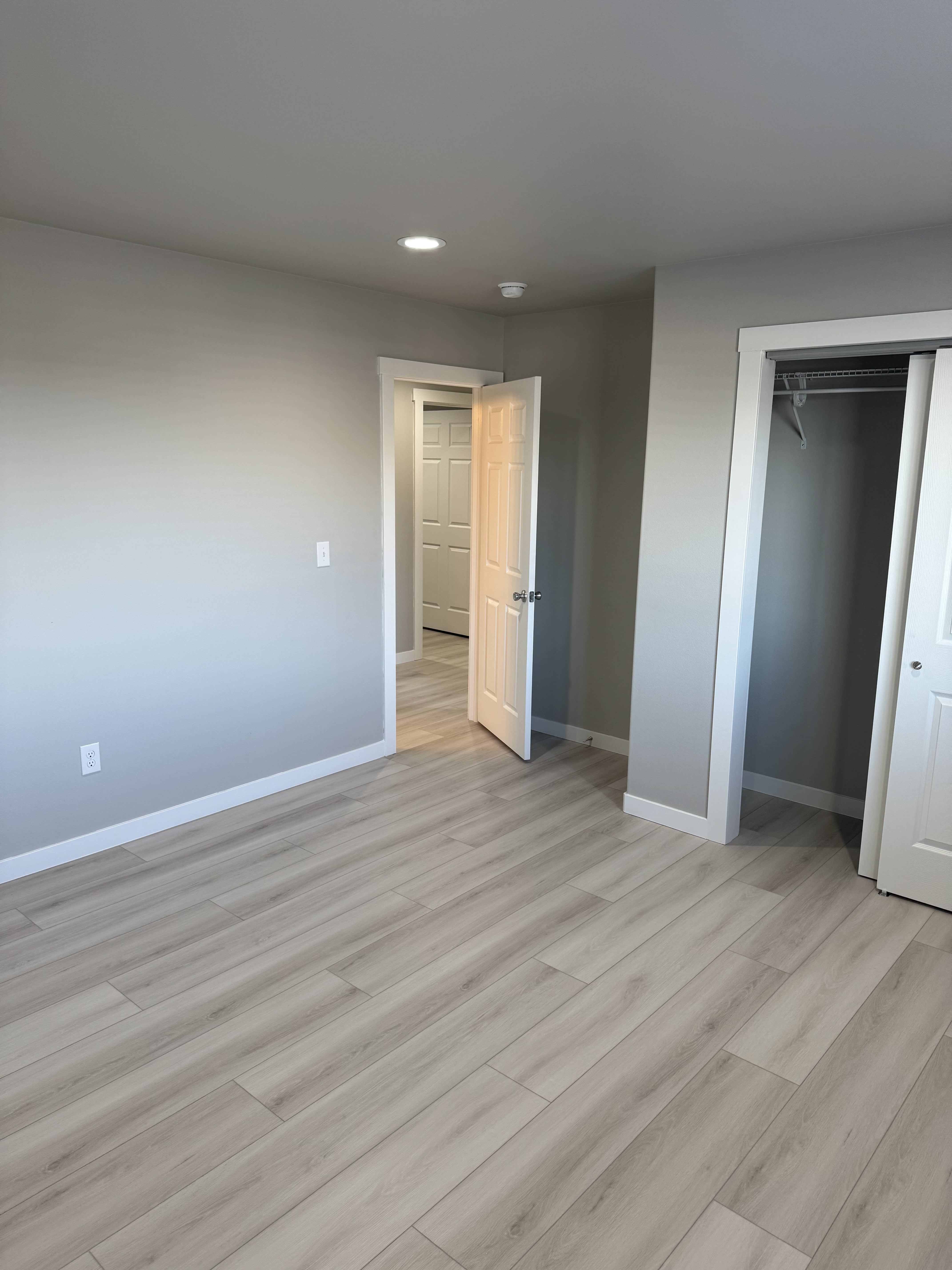 7622 Mcdougal Avenue Northeast – photo 2
