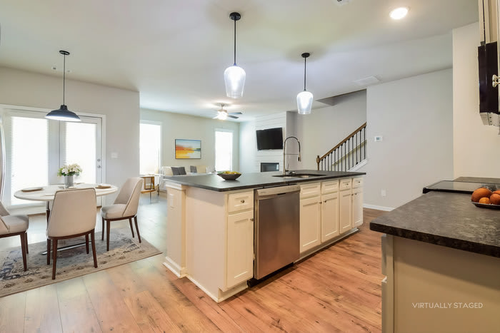 1012 Pearce Way – photo 5