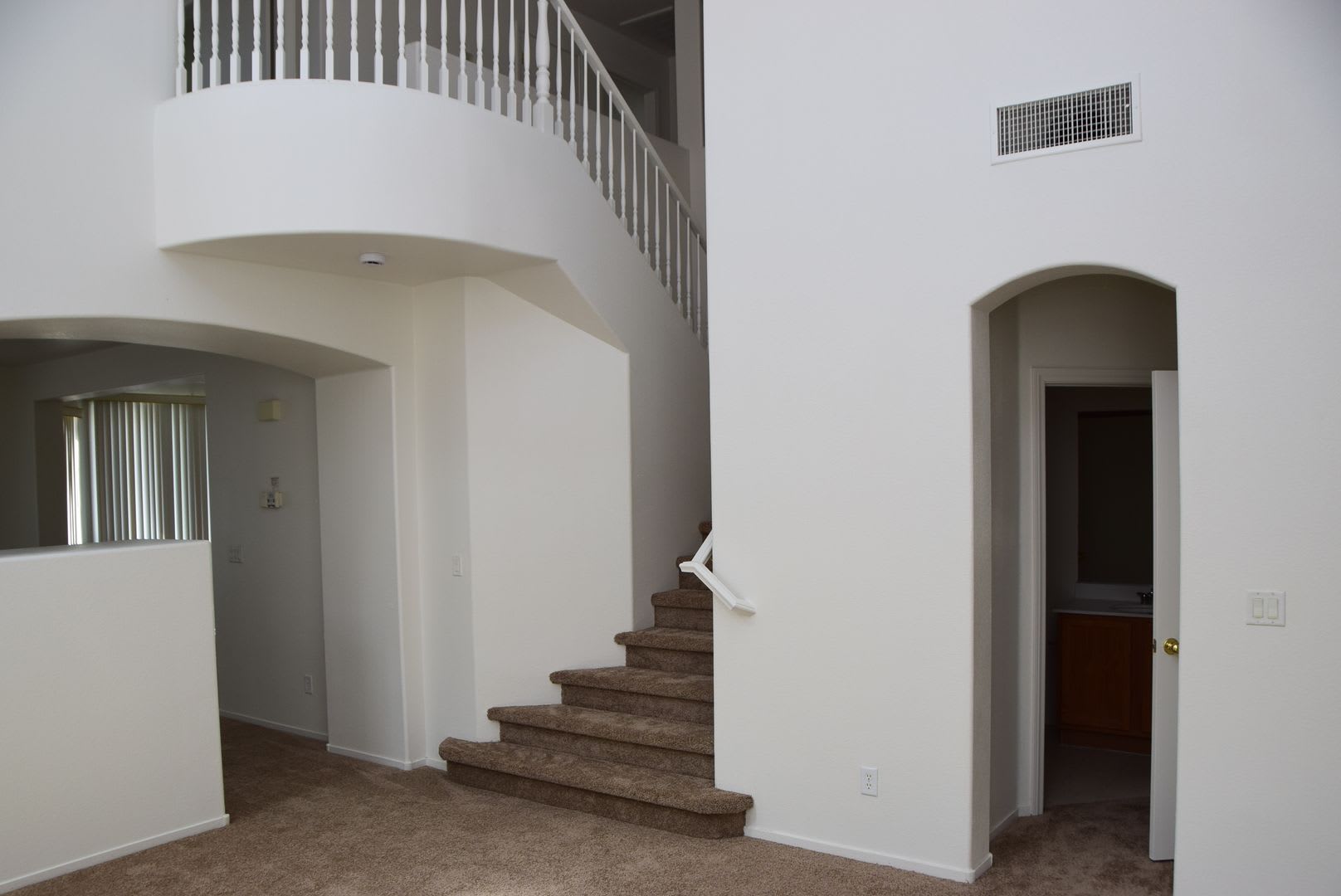 Southwest Southern Terrace 4 Bedroom Home – photo 5