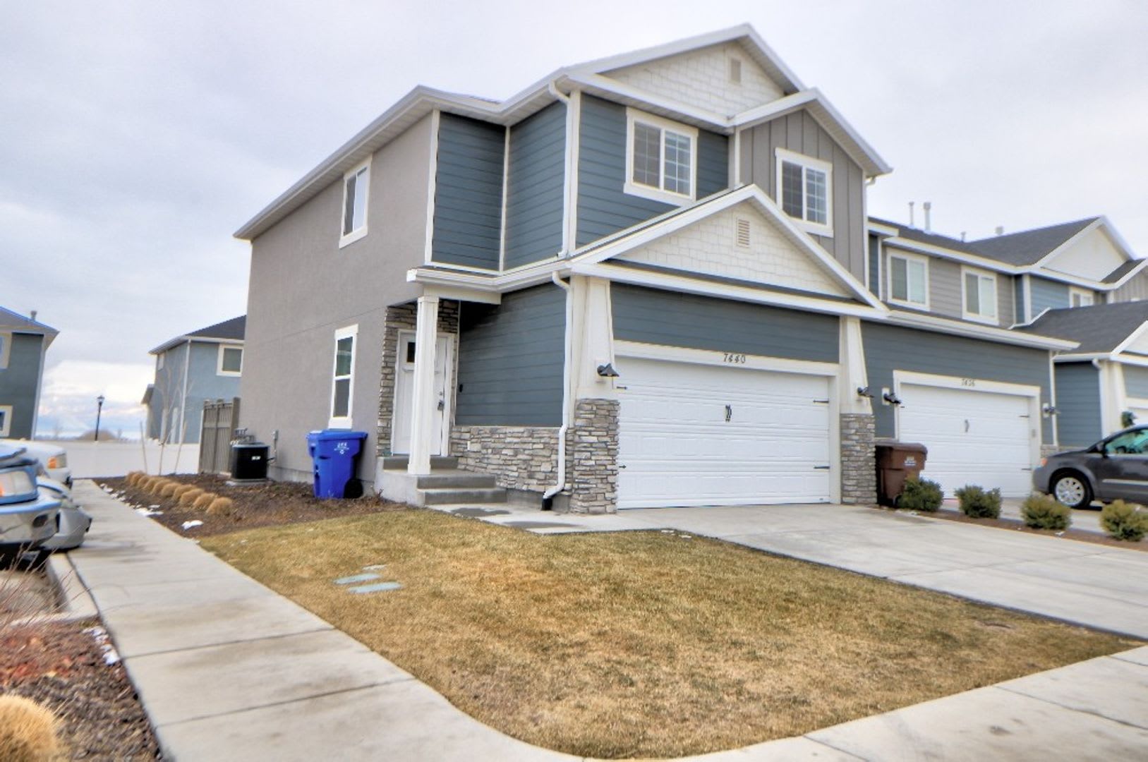 End Unit Town Home – photo 2
