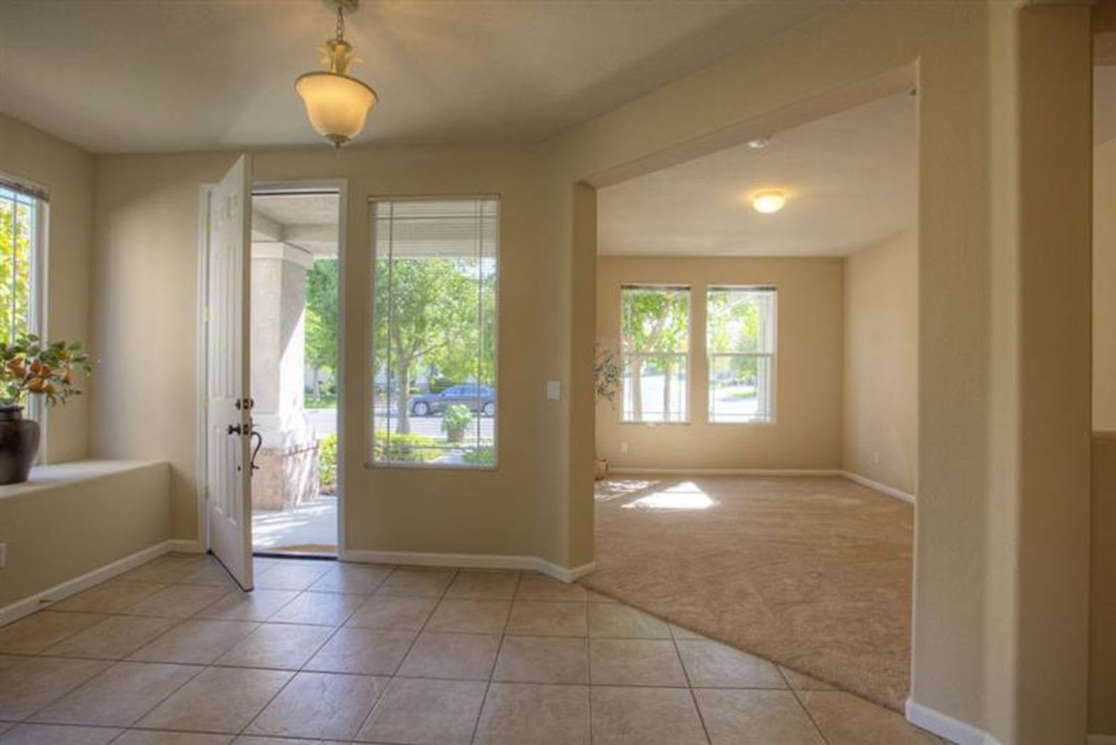 Beautiful Home in Natomas Park – photo 3