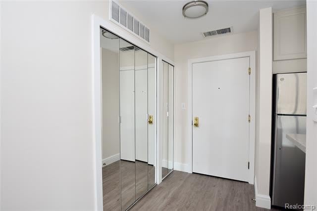211 E Merrill Street – photo 4