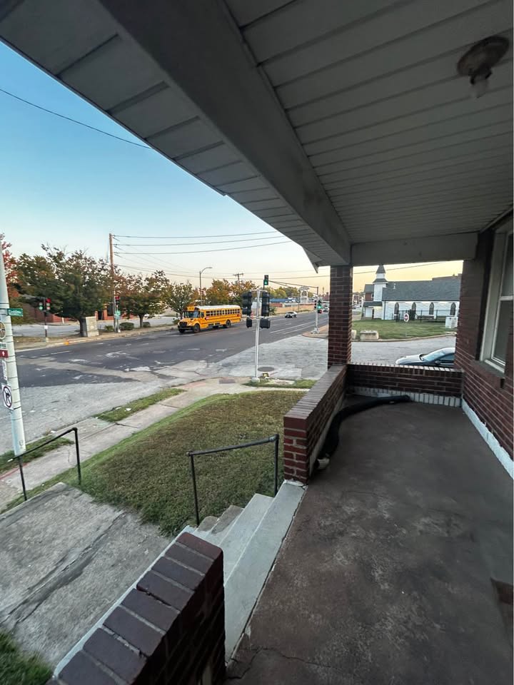 8401 N Broadway – photo 2