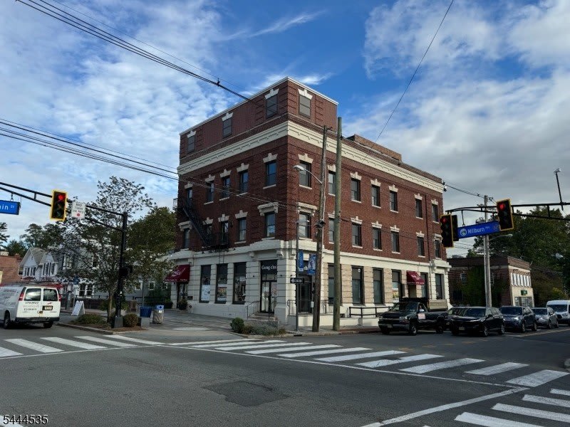 340 Millburn Ave – photo 1