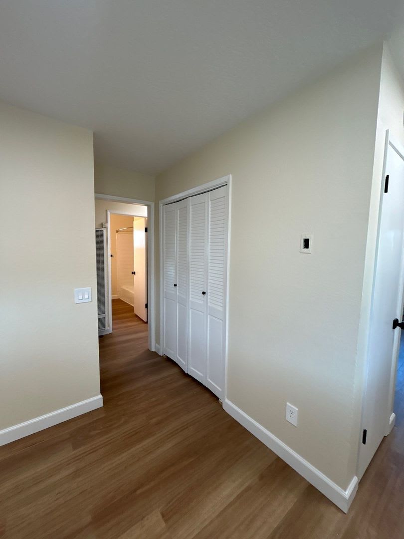 STUNNING Remodeled 2 Bed 1 Bath Ground Floor Unit with Indoor W/D Hookups – photo 4