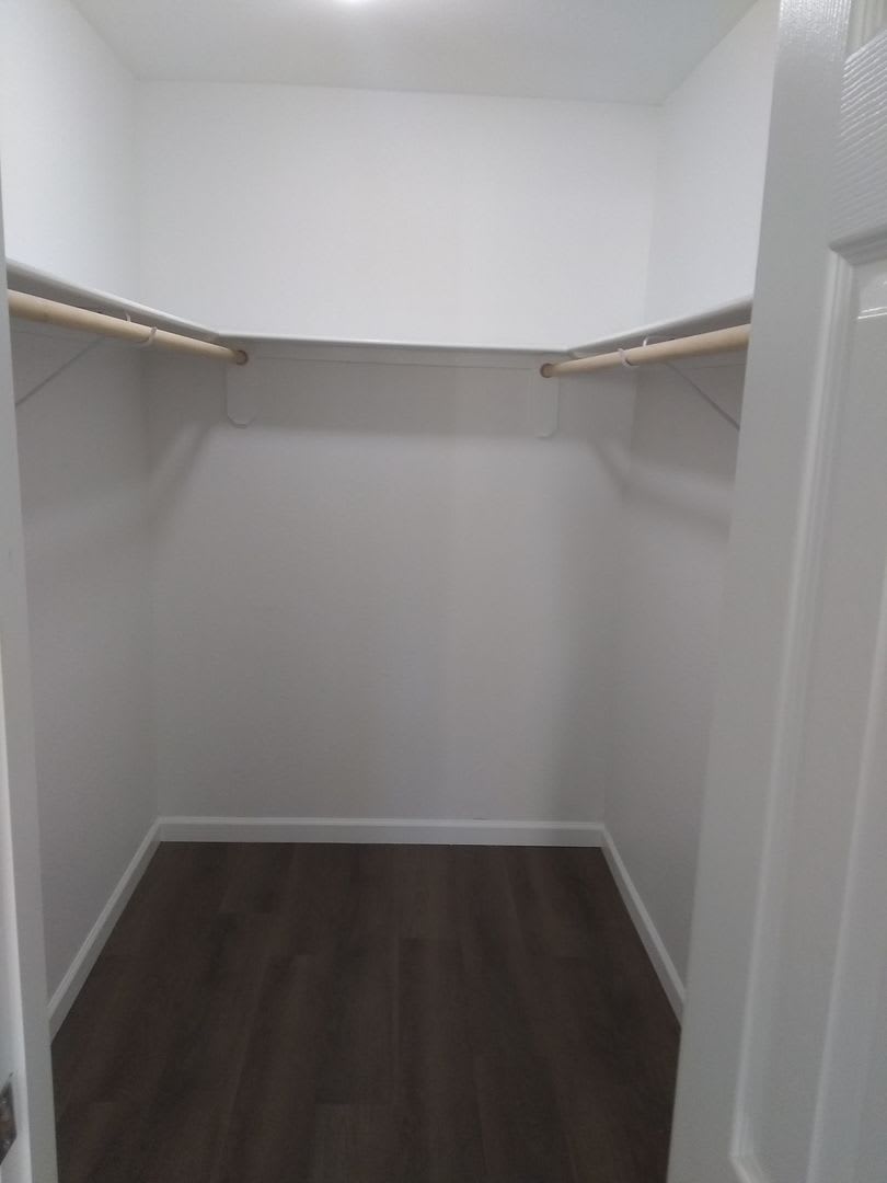 2 bed 2 bath w/carport, Great location off 2nd and Sable near 6th and I-225 and Aurora Mall – photo 3