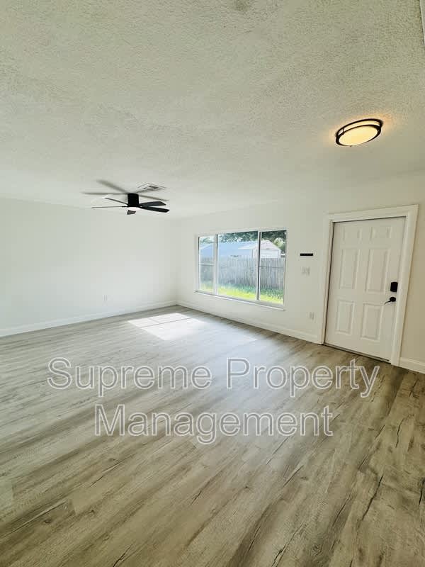 3154 Pine Tree Avenue – photo 3
