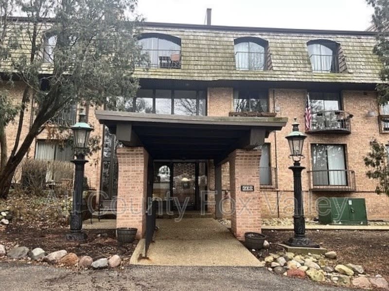 600 W Russell Street – photo 2