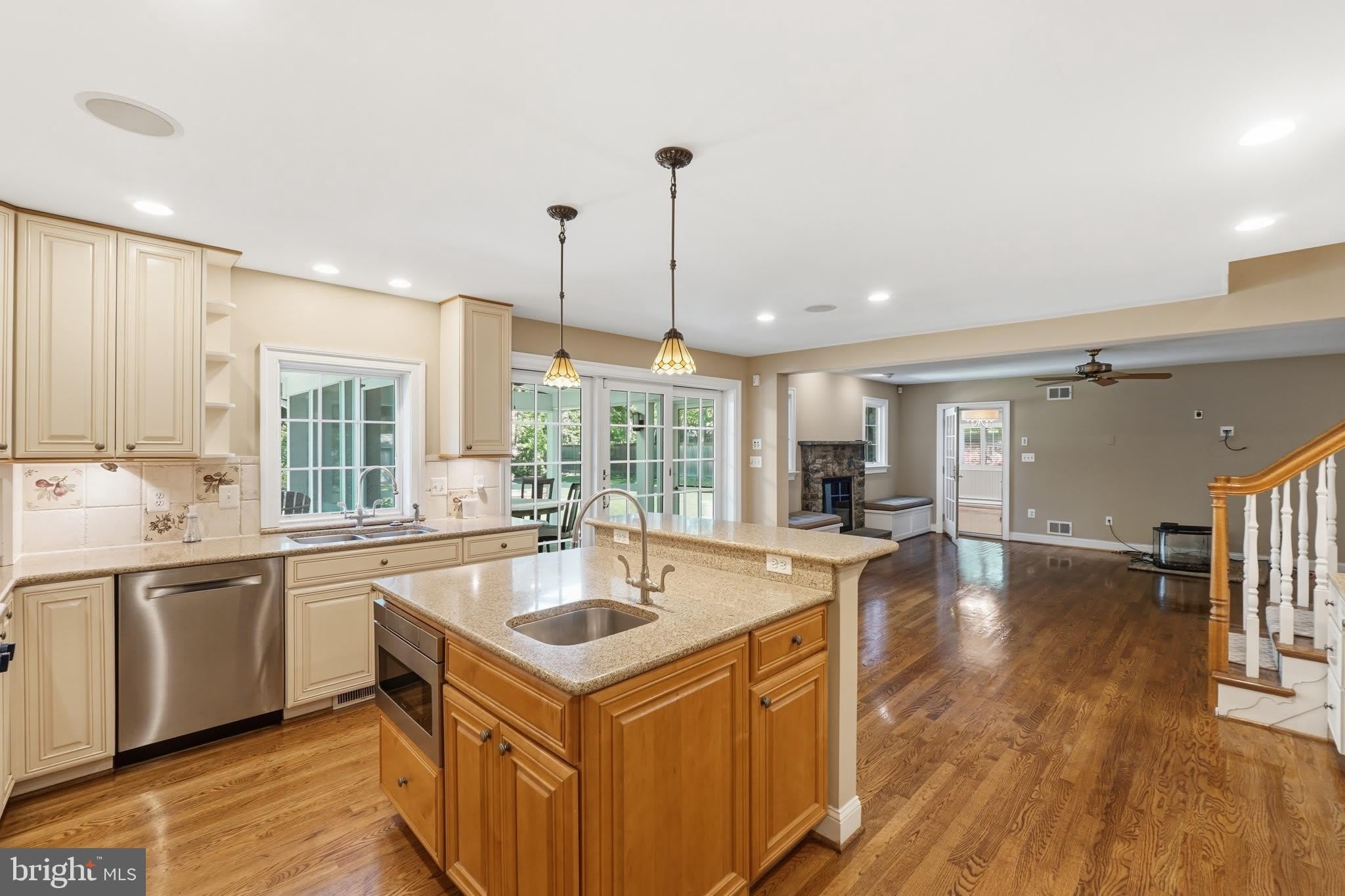 9904 Hall Road – photo 3