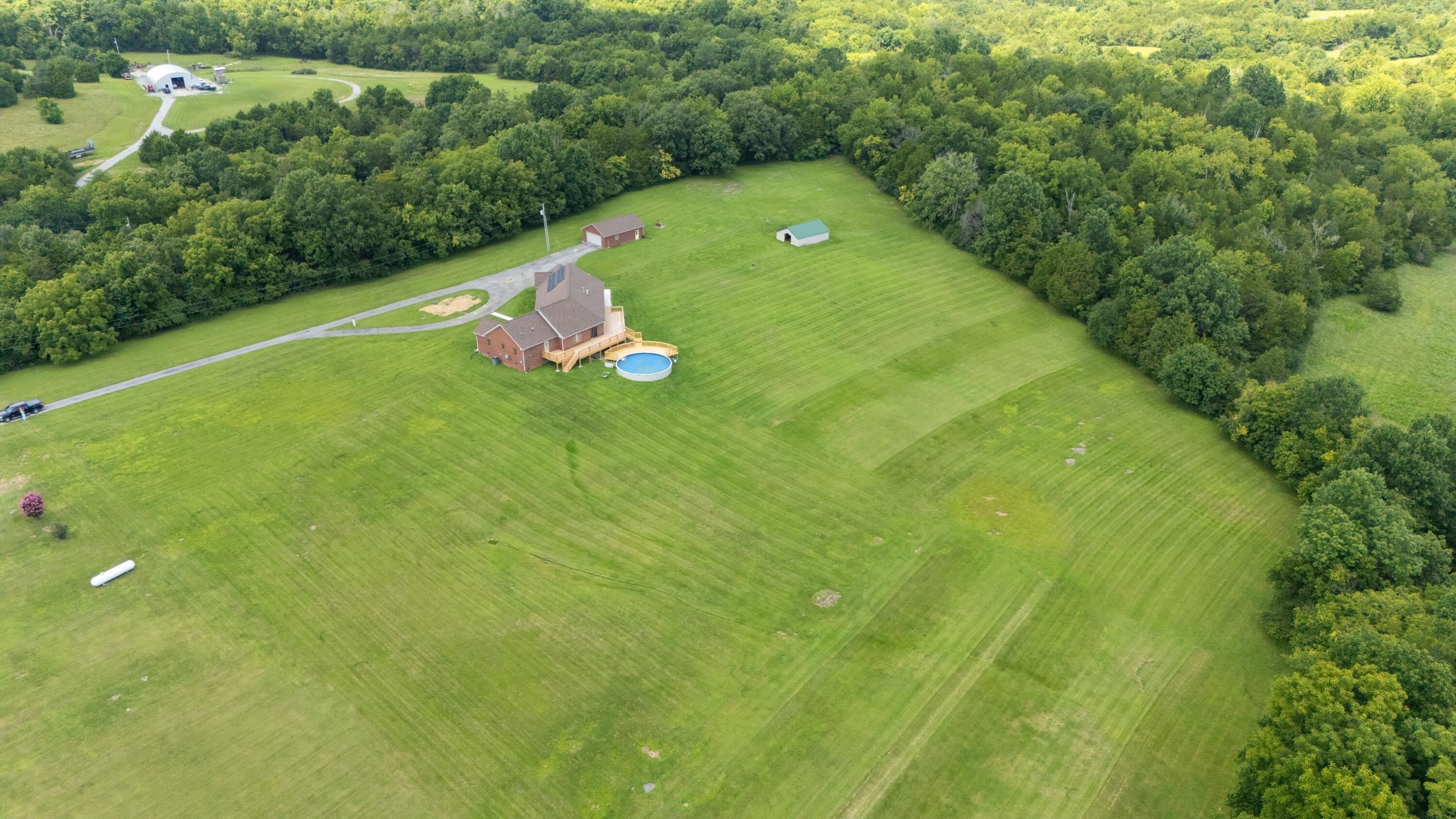 1221 Hawthorne Lane – photo 4