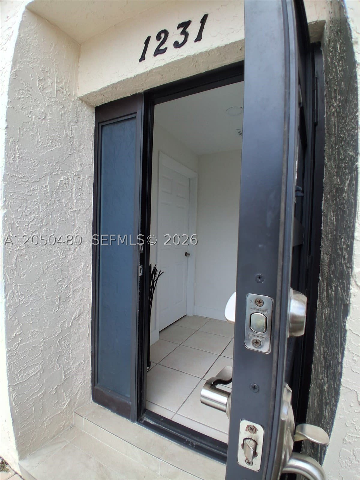 1231 SW 136th Pl – photo 2