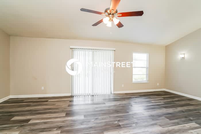 124 Northeast 7th Avenue – photo 3