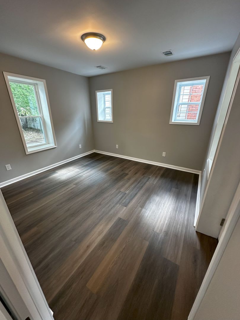 For Rent Beautifully Renovated 2 Bed 1 Bath Home Modern Upgrades Throughout – photo 3