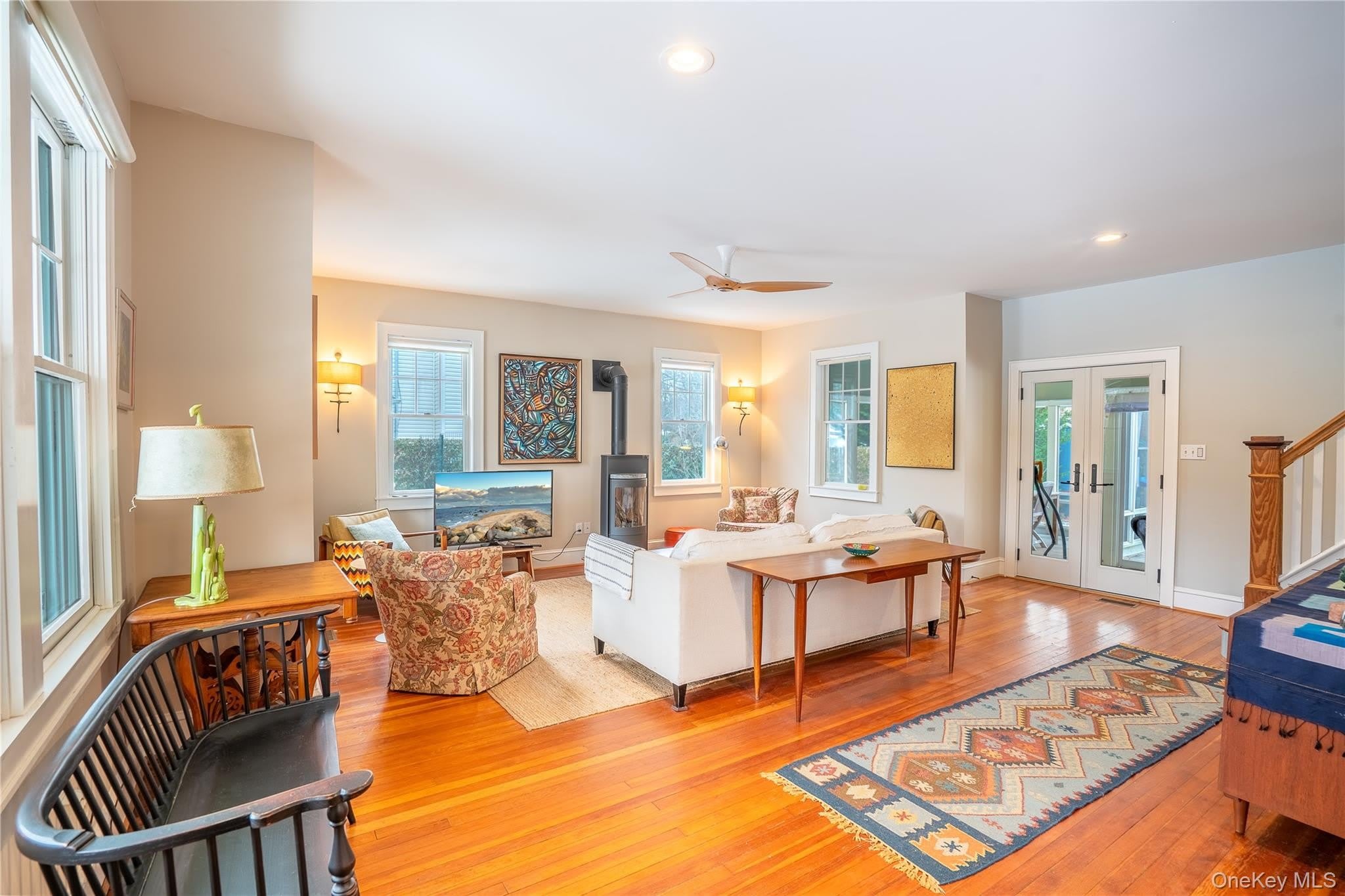 460 Bay Avenue – photo 2