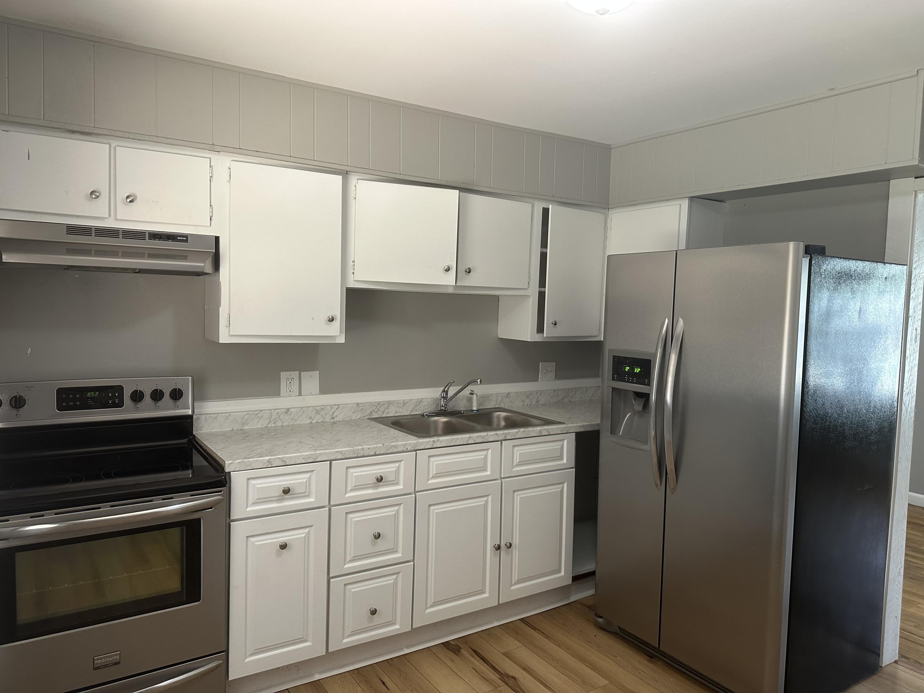 1072 Hudson Avenue – photo 3