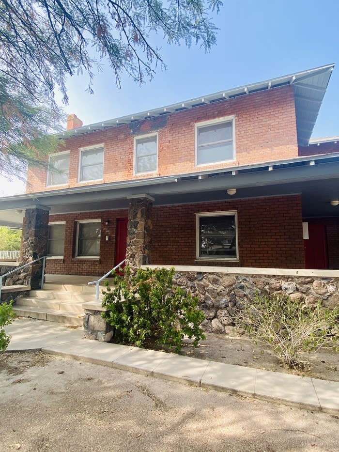 503 East University Boulevard – photo 1