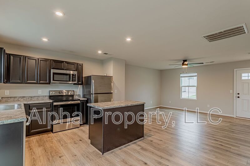 10 Torrington Dr – photo 5