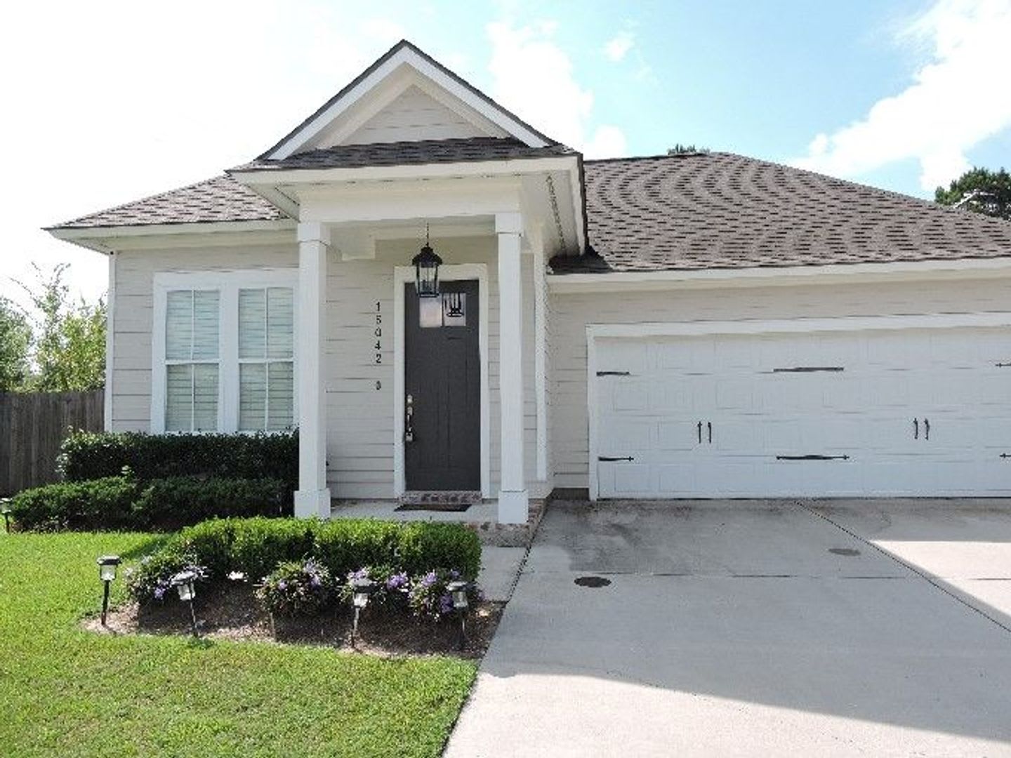 6 YR old Modern Farmhouse designed 3BR/2BA Plus Office – photo 1