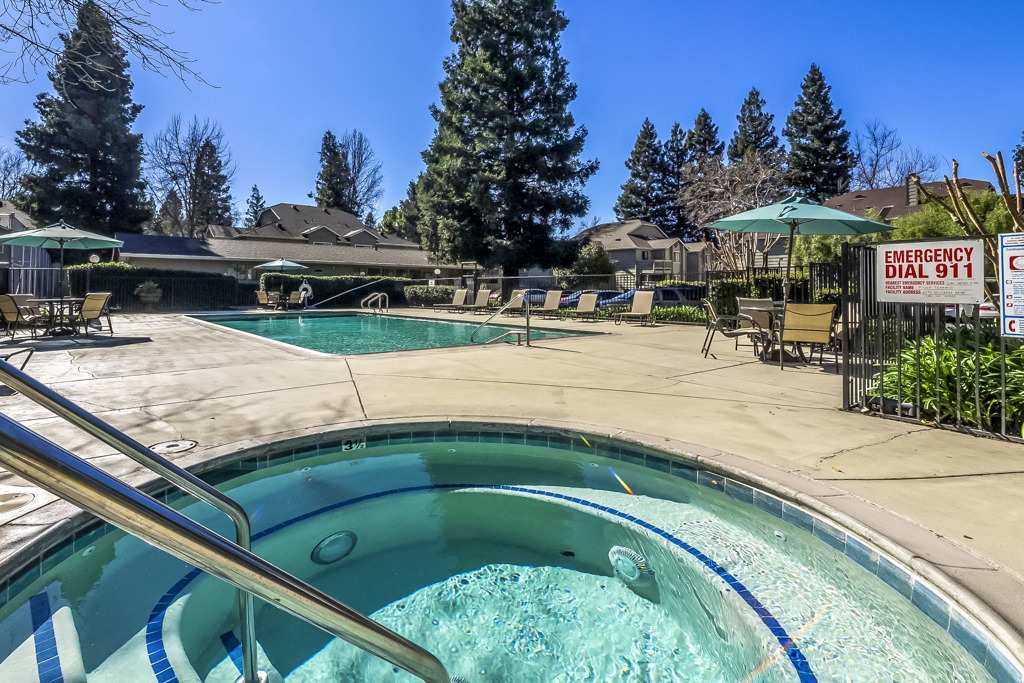 River Terrace Apartment Homes – photo 3