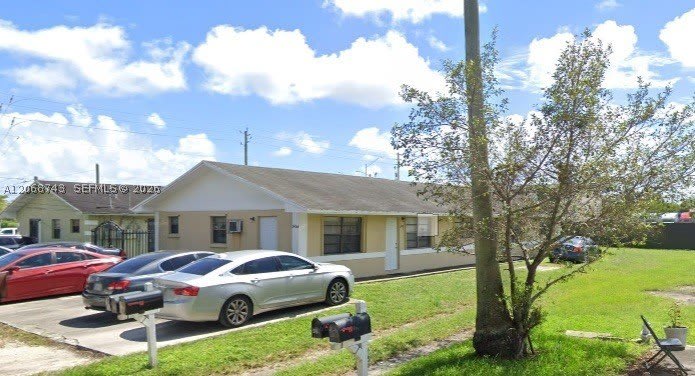 2416 Nw 79Th Ter – photo 2