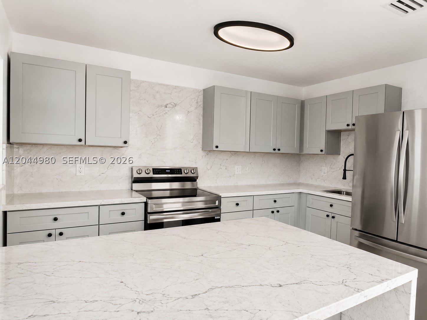 3435 SW 91st Ave – photo 2