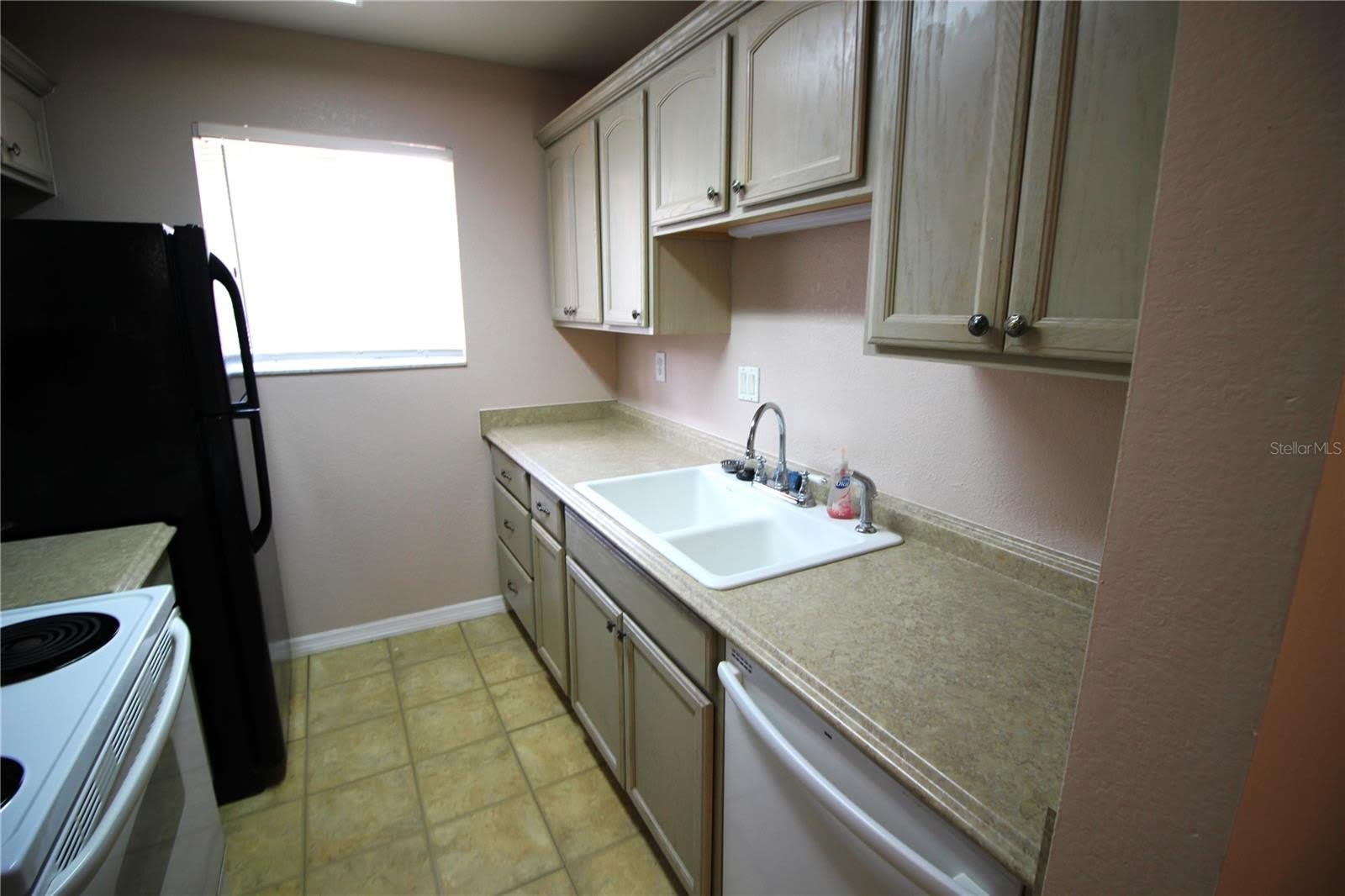 1829 BOUGH Avenue – photo 3