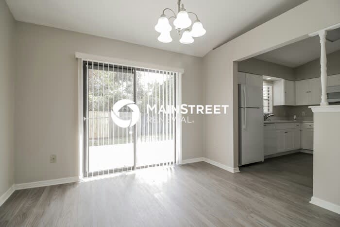 2561 Beal Street – photo 4