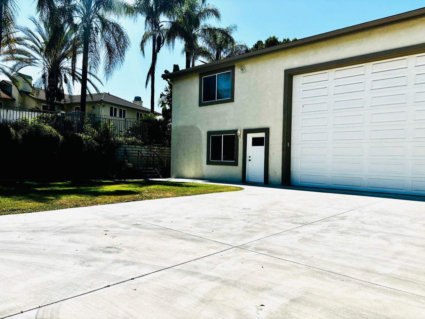 Spacious & Newly Updated 1-Bedroom ADU in Gated Woodcrest Property with Parking & Laundry – photo 2